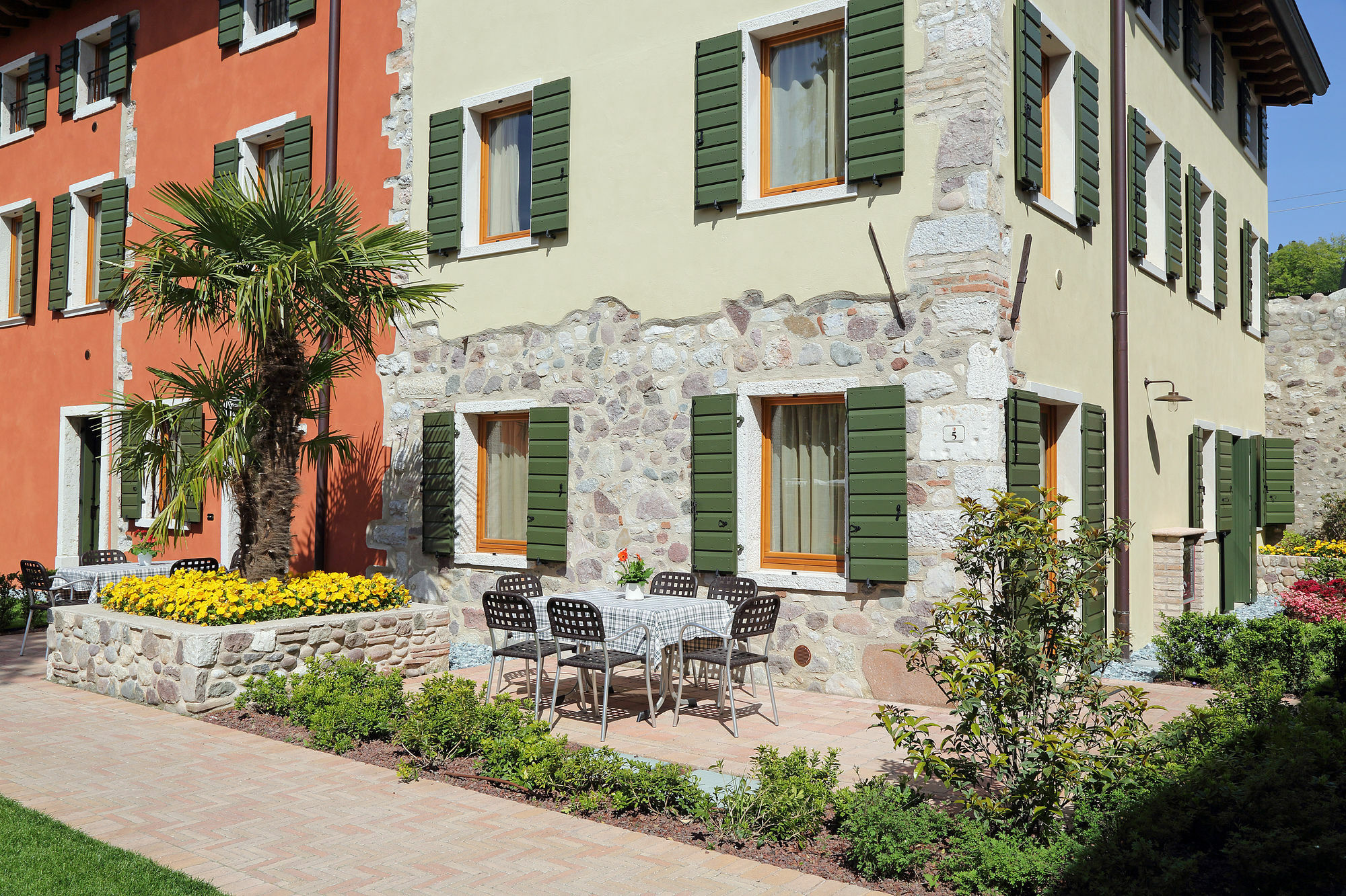 Residence Borgo Mondragon Lazise Exterior photo